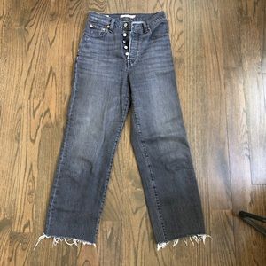 Levi’s Ribcage Straight Leg Jean Size 25